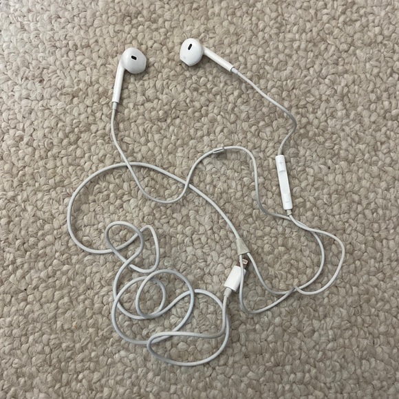 Apple Cell Phones & Accessories Apple Wired Earbuds Poshmark